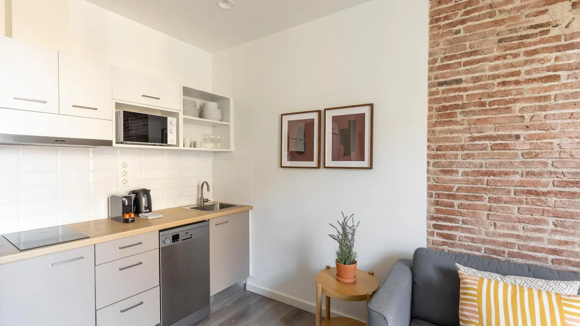 Deco Apartments Barcelona-Sants