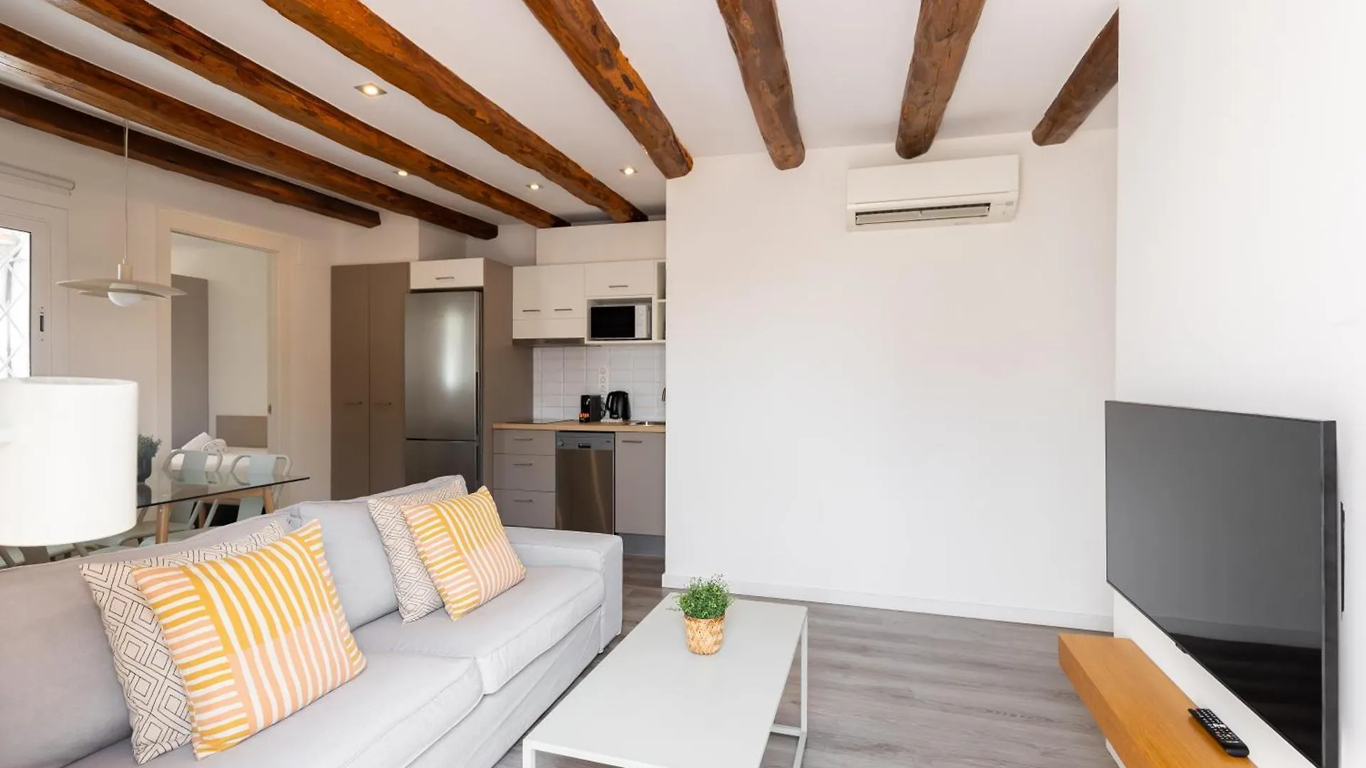 Deco Apartments Barcelona-Sants