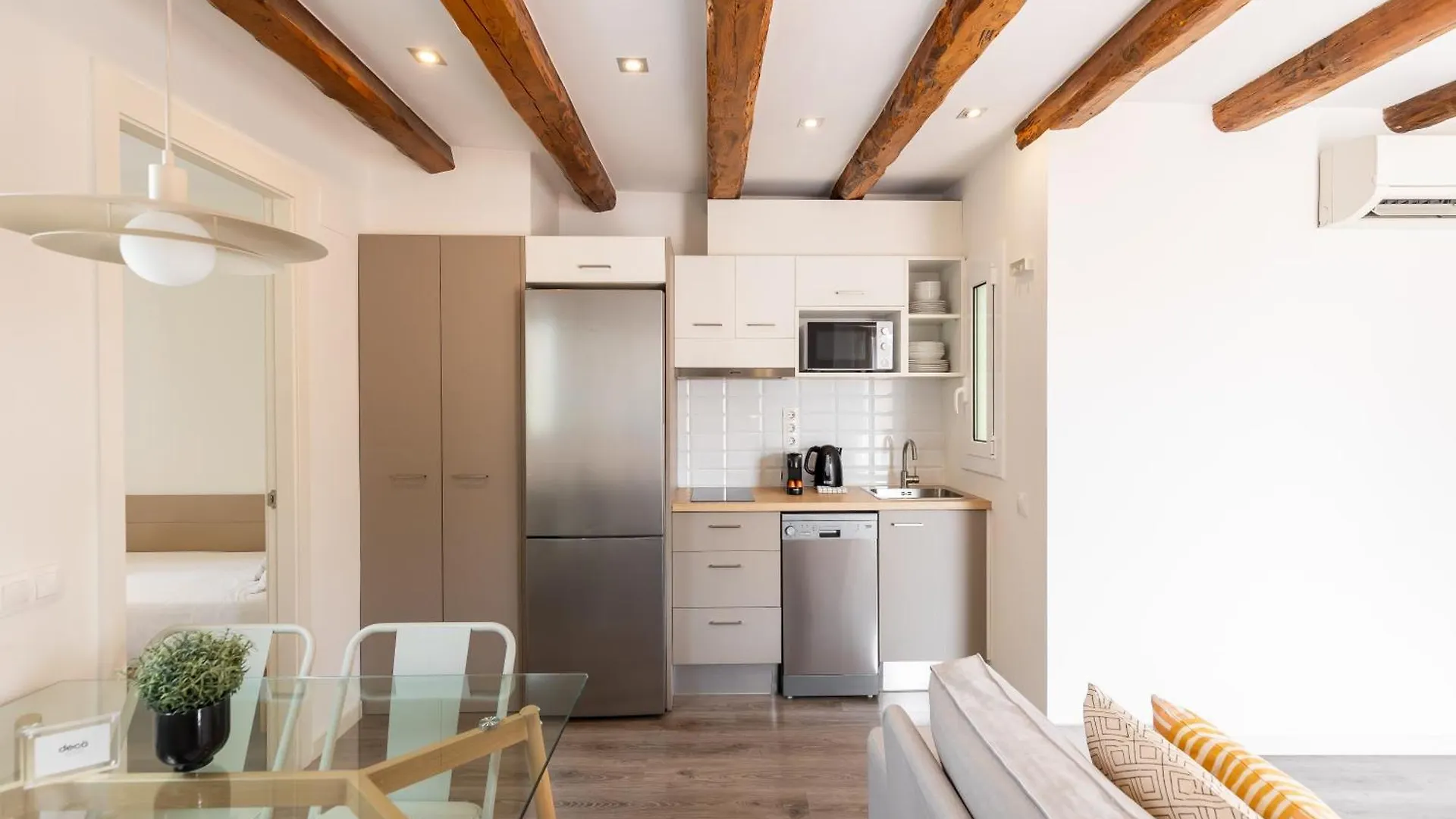 Deco Apartments Barcelona-Sants