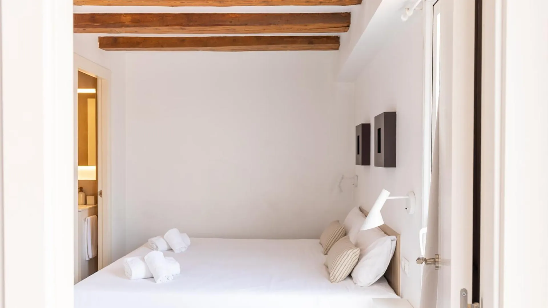Deco Apartments Barcelona-Sants Spain