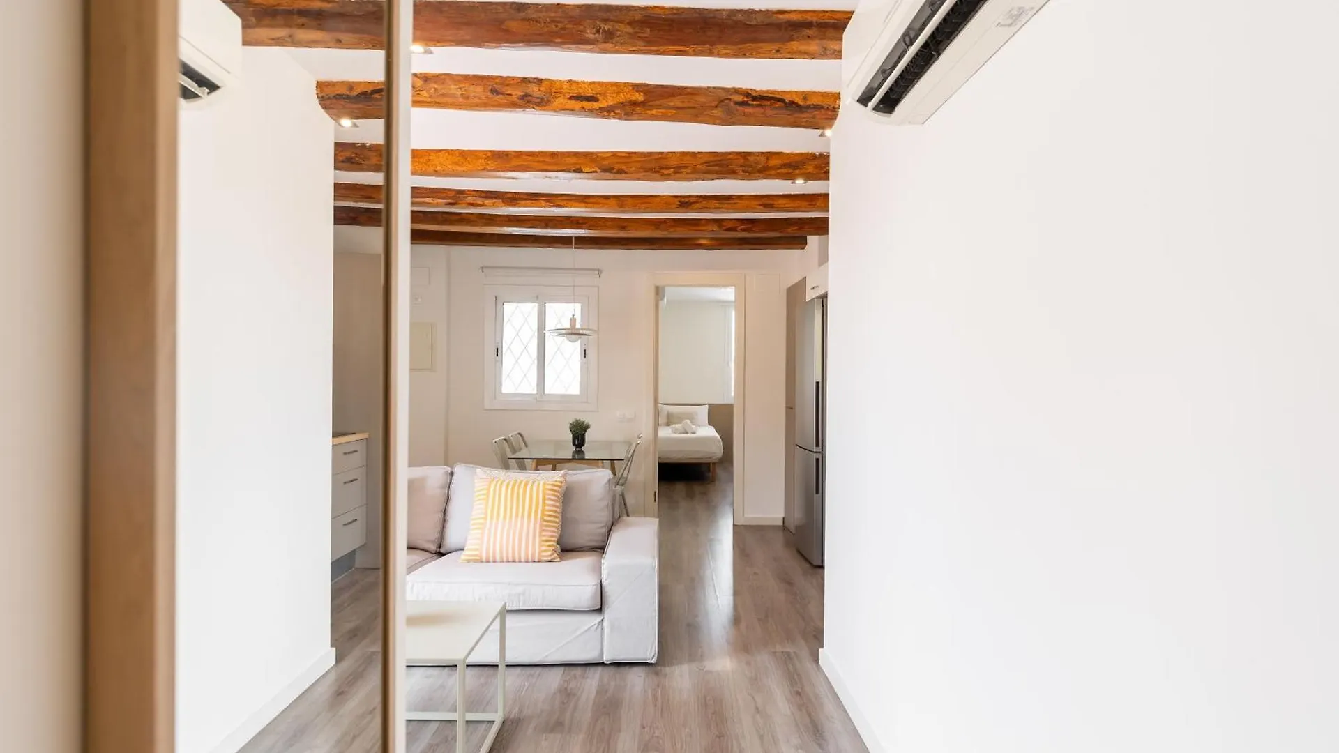 Deco Apartments Barcelona-Sants 0*, Barcellona Spagna